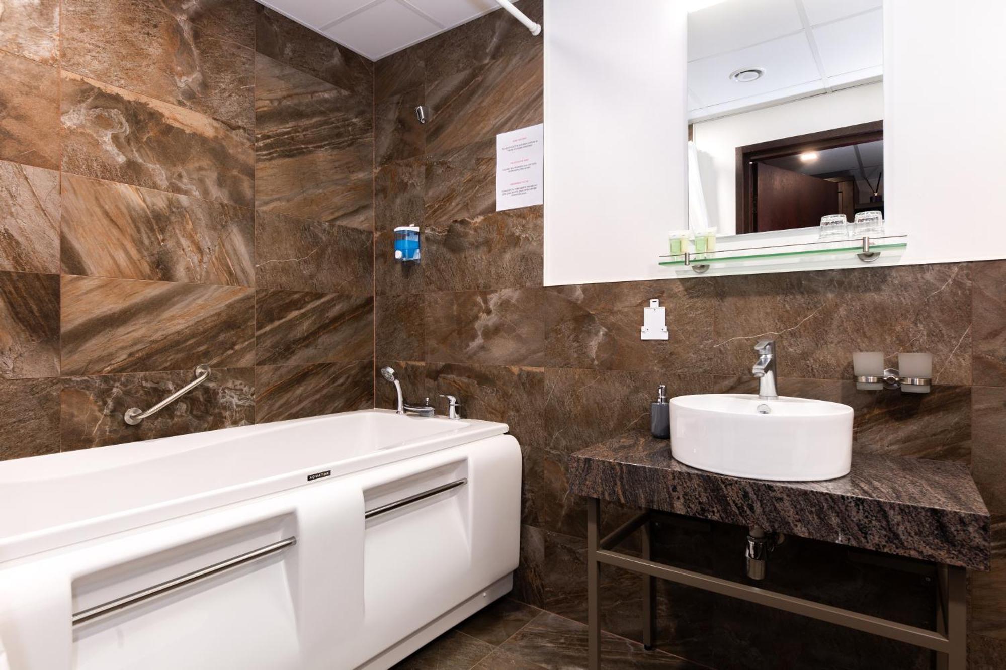 Adoryal Hotell Tallinn Luaran gambar