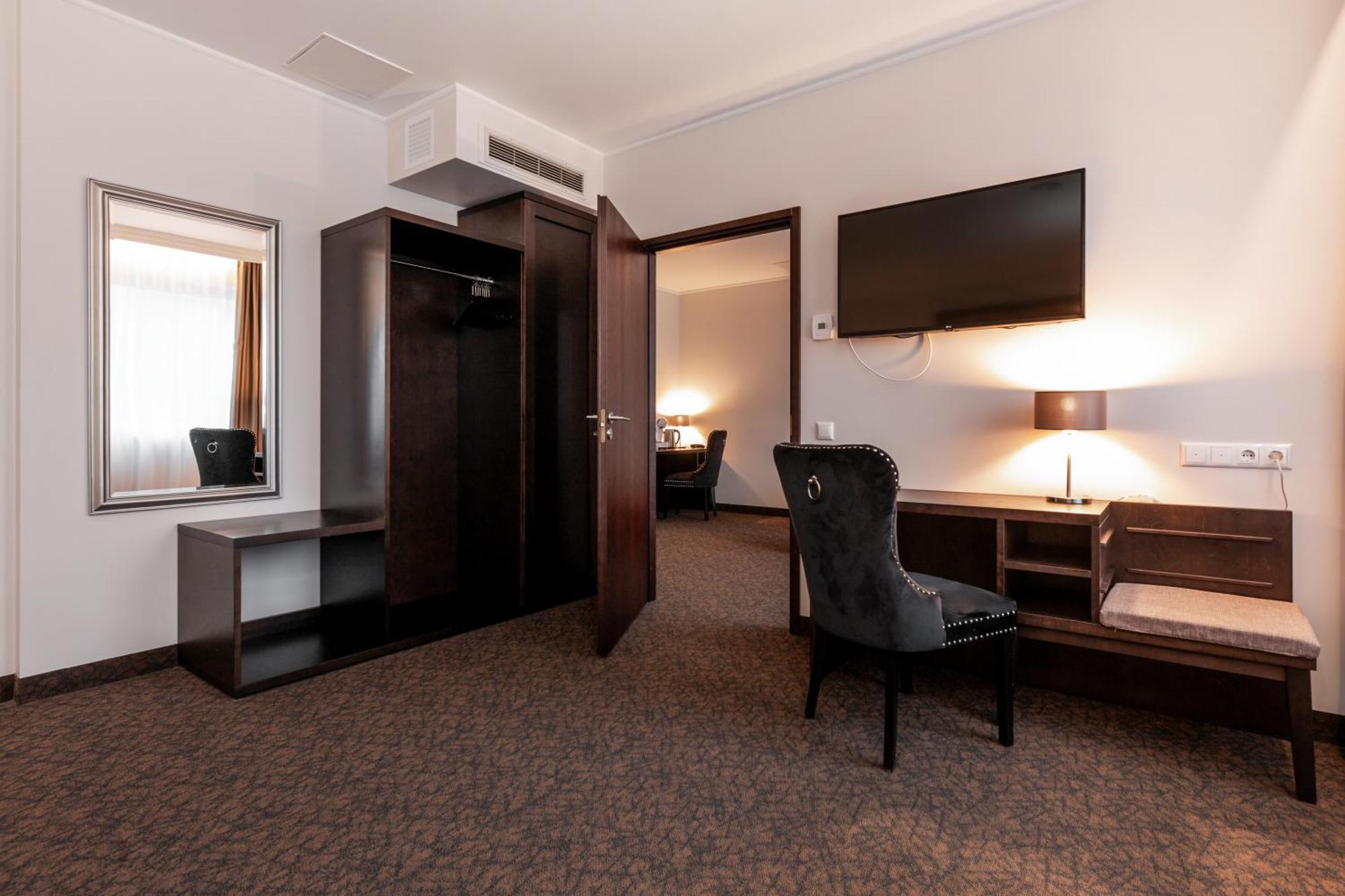 Adoryal Hotell Tallinn Luaran gambar